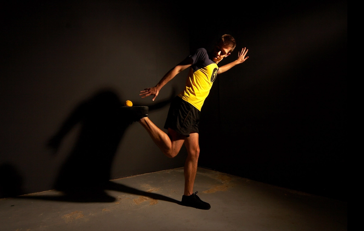 Flying Clipper footbag freestyle session